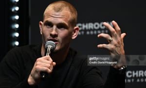 Иан Гарри: "Конор Макгрегор ярим очиқ қолган саҳифани тўлиқ ёпиши керак"