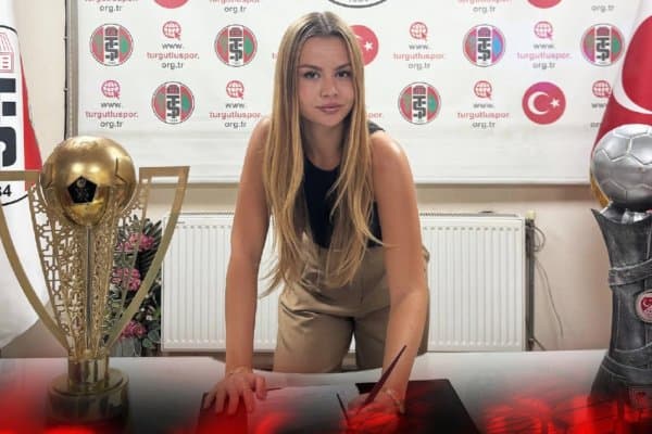 Туркия жамоасига 22 ёшли қиз бош мураббий бўлди
