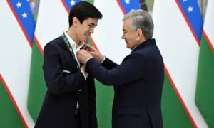 Ўзбекистон Президенти чемпионларга автомобиль, коттеж ва 200 минг доллар совға қилди