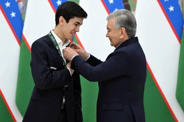 Ўзбекистон Президенти чемпионларга автомобиль, коттеж ва 200 минг доллар совға қилди