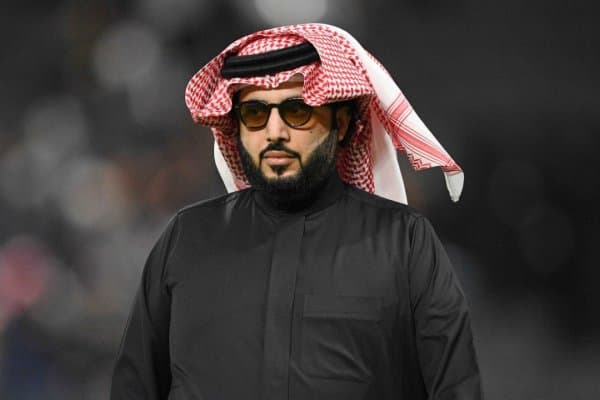 Турки Аль аш-Шейх жиддий касал, промоутерлар уруш бошлади, Де Ла Хойя чўкаётган кемани биринчилардан бўлиб тарк этди
