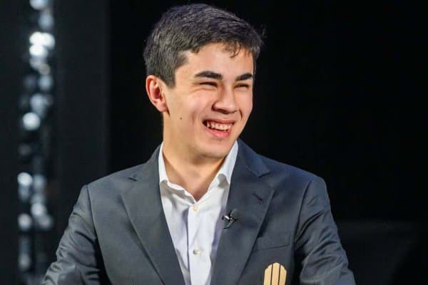 Синдаров илк бор жаҳон рейтингида кули учликка кирди