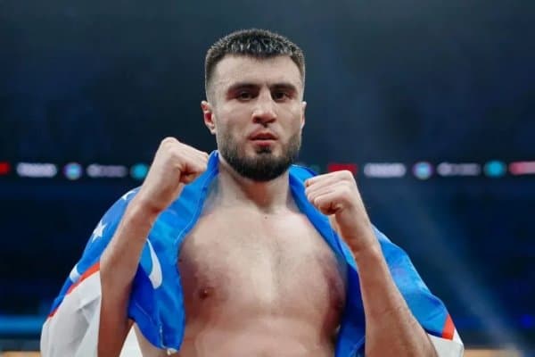 Баҳодир Жалолов рақибидан беш килограмм оғирроқ чиқди