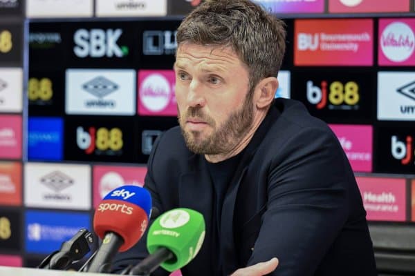 Кэррик «Манчестер Юнайтед»нинг ўйинидаги ўсишни қайд этди