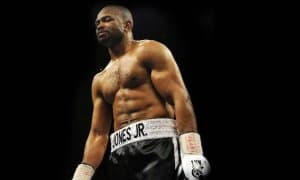 Рой Жонс Халаков, Холдоров ва Мардоновлар иштирокидаги жангларни томоша қилади