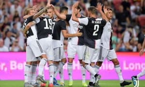 “Ювентус” уч футболчидан воз кечди