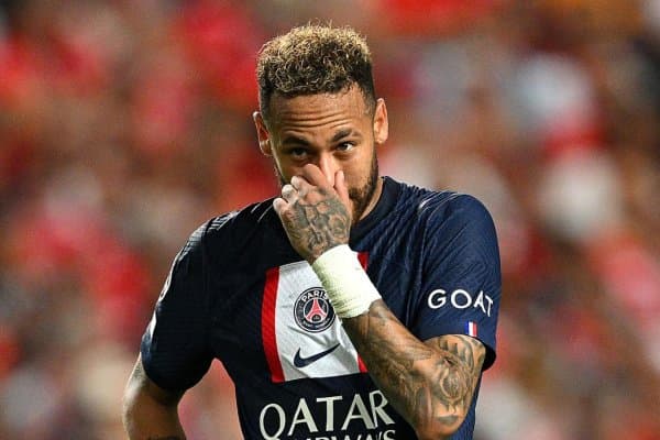 Неймар қаерда ўйнашини ҳал қилди