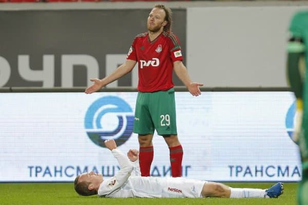 Ҳакам ўзбекистонлик легионер бурнини синдириб, уни нокаут қилганини айтди!