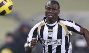 30 ёшли футболчи фаолиятини якунламоқчи