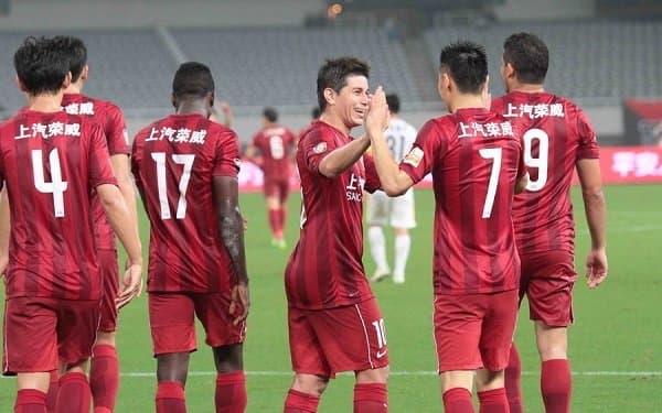 Одил Аҳмедов клуби машғулотларни хавфсизлик қоидаларига амал қилмасдан ўтказмоқда