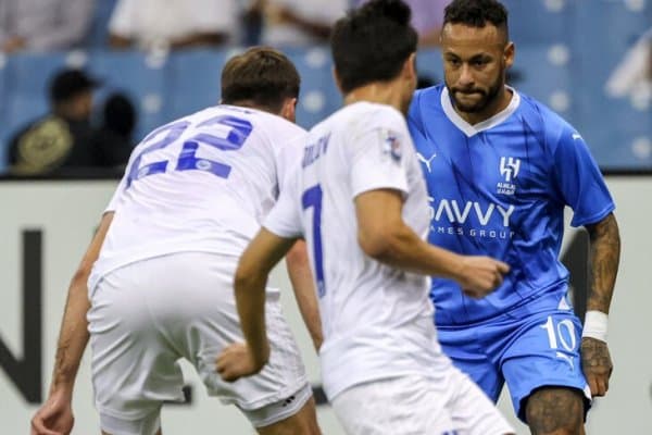 Неймарнинг “Навбаҳор” ўйинчисига қилган қилиғи муҳокамага сабаб бўлди (фото)