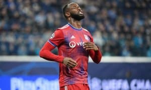 Тўп зарбидан нокаут бўлган футболчи шифохонада ўзига келтирилди