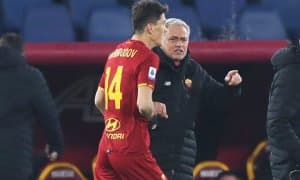 Моуриньо Ўзбекистон чемпиони бўлган футболчини тилга олди