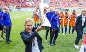 Англия терма жамоасини аёл киши бошқарадиган бўляпти