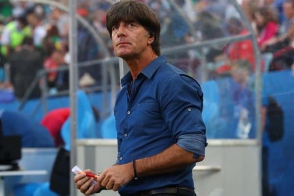 Мухлислар истеъфо талаб қиляпти