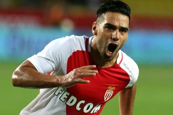 Колумбияда Фалькаонинг шарафига ҳайкал ўрнатилди (ФОТО)