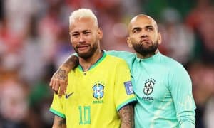 Неймарнинг отаси Дани Алвесни қутқаришга киришди