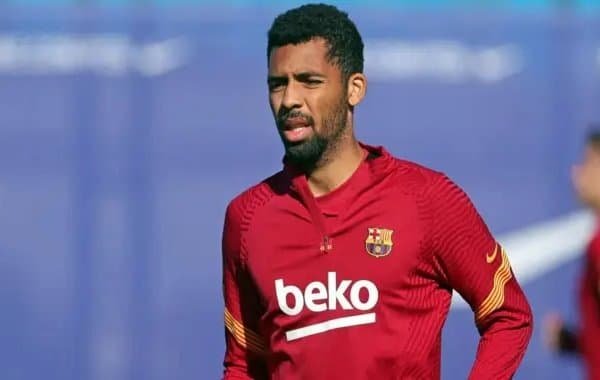 “Барса”да 17 дақиқа ўйнаган футболчи клубни судга беради!