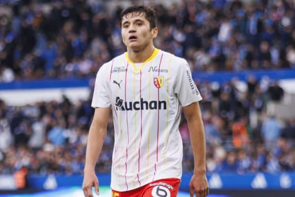 Хорижлик экспертлар Ҳусанов трансфери туфайли кескин фикрлар билдиряпти