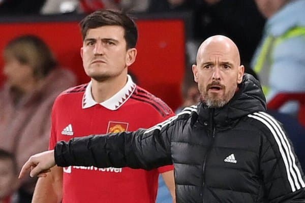 “Манчестер Юнайтед” яна тўртта ўйинчидан воз кечди