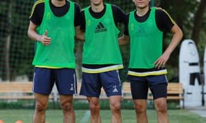 Улар яна "шерлар" шарафини ҳимоя қилади (фото)