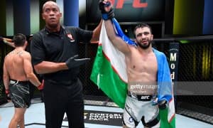 Зарруҳ Адашев: "Ҳой, энг енгил вазн тоифаси жангчилари, кутиб олинг мен камар томон йўлга чиқдим" 