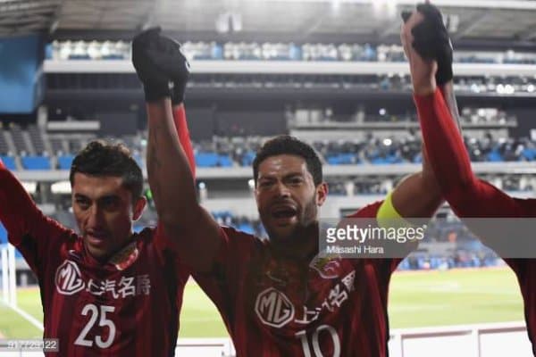 У ўзининг шахсий самолётини намойиш қилди (ФОТО)