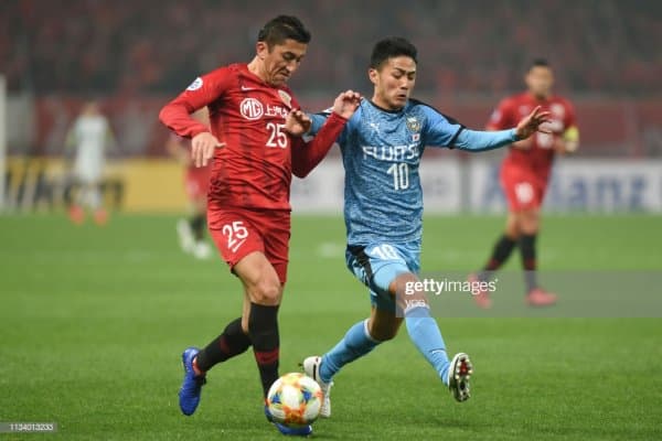 Хитой. Аҳмедовнинг жамоаси қийин ўйинда муҳим ғалабани қўлга киритди