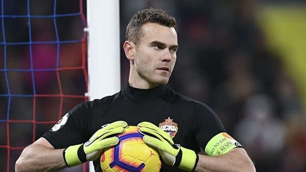 Акинфеев Нурмагомедовни ортда қолдирди