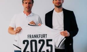 Бизга бегона бўлмаган "Айнтрахт" яна бир харидни амалга оширди!