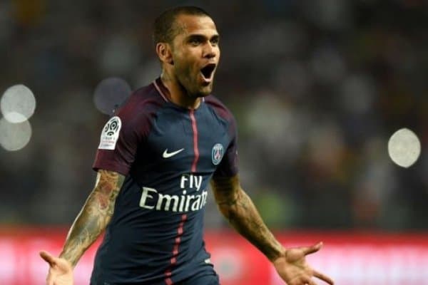 ПСЖ Дани Алвесни таркибда сақлаб қолмоқчи