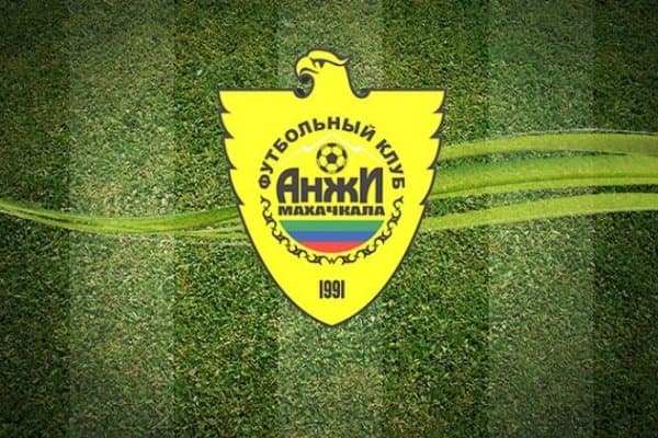 Ана холос! Ҳамдамовнинг жамоасини ўз стадионида шуғулланишга қўйишмади