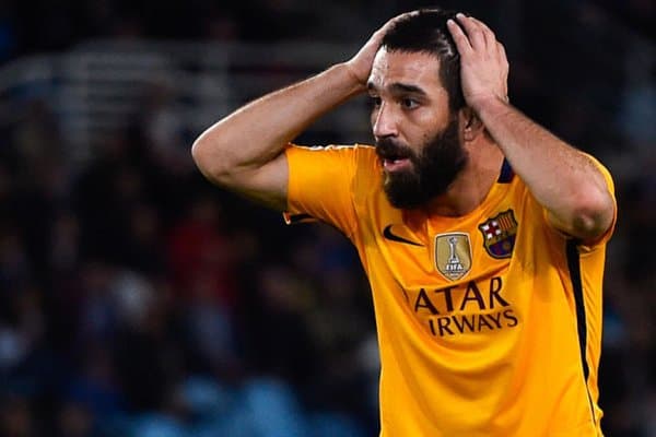 Ана холос! Арда Туран Туркияда ватан хоинлигида гумонланмоқда