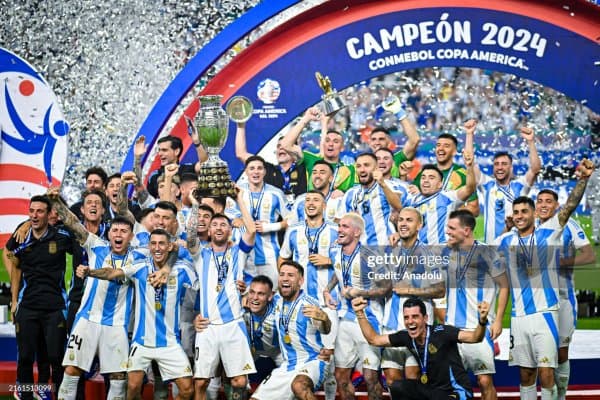 ФИФА Аргентина футболчиларининг ирқчилик ҳақидаги қўшиқлари бўйича тергов бошладими?