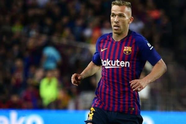 "Ливерпул"га қарши ўйин пайтида "Барселона" футболчисининг уйини ўғри босди