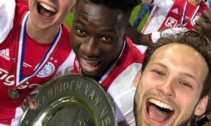 "Аякс" чемпионликни қандай нишонлади? (видео)