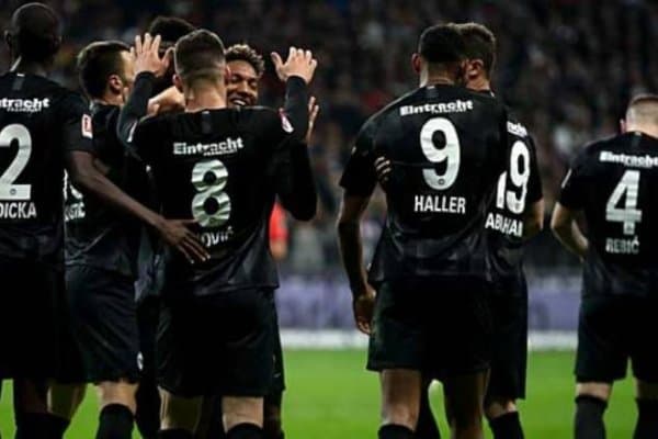 "Айнтрахт" - "Шальке" 3:0 (видео)