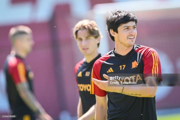 Азмун Испанияда тўп тепиши мумкин