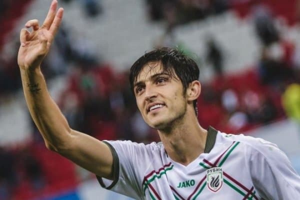 Азмун АПЛга кетмайди, у Россияда қолади!