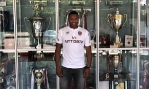 "Реал", "Арсенал" ва "Рома" клублари собиқ футболчиси Руминия клуби билан шартнома имзолади