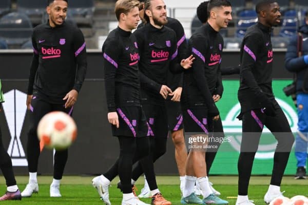 Хави эртанги ўйин учун "Барса"нинг кенгайтирилган таркибини маълум қилди