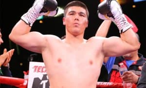 Бектемир Мелиқўзиев жанги олдидан қўлқоп танлаш жараёнида (видео)