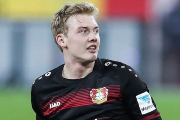 "Ливерпуль" Бундеслиганинг юлдуз футболчиси учун курашда фаворит