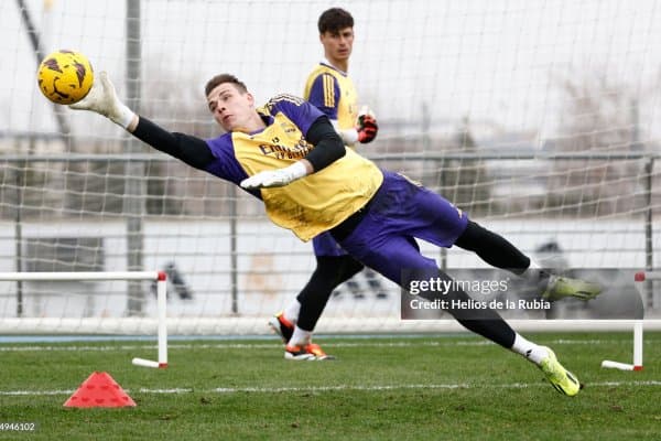 "Реал" клуби ўзининг икки дарвозабони келажагини кўриб чиқмоқда