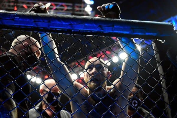 Конор МакГрегор ярим йилга четлатилди