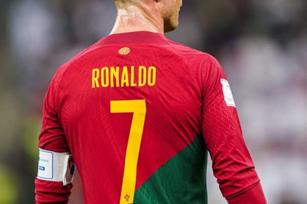 Арнольд Роналдунинг "Ал-Насср"га трансфери ҳақида: "Ким кунига 485 минг фунт стерлинг ишлаб топишни хоҳламайди?"