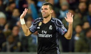 Португалиялик юлдуз 40 ёшигача тўп тепадиган бўлди