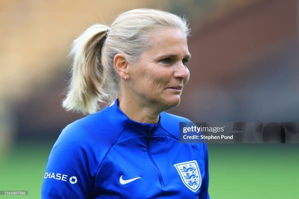 Англия терма жамоасини аёл мураббий бошқарадими?