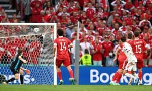 Евро-2020. Россияни йирик ҳисобда мағлуб этган Дания иккинчи ўрин билан кейинги босқичга чиқди