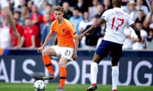 Де Йонг Голландия - Англия учрашувининг энг яхши футболчиси деб топилди